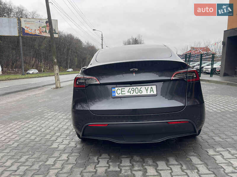 Позашляховик / Кросовер Tesla Model Y 2024 в Чернівцях