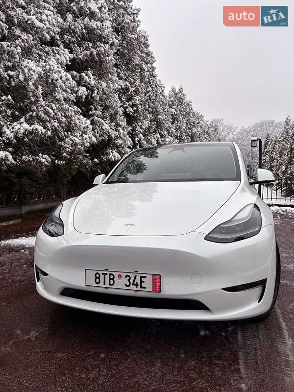 Позашляховик / Кросовер Tesla Model Y 2024 в Івано-Франківську