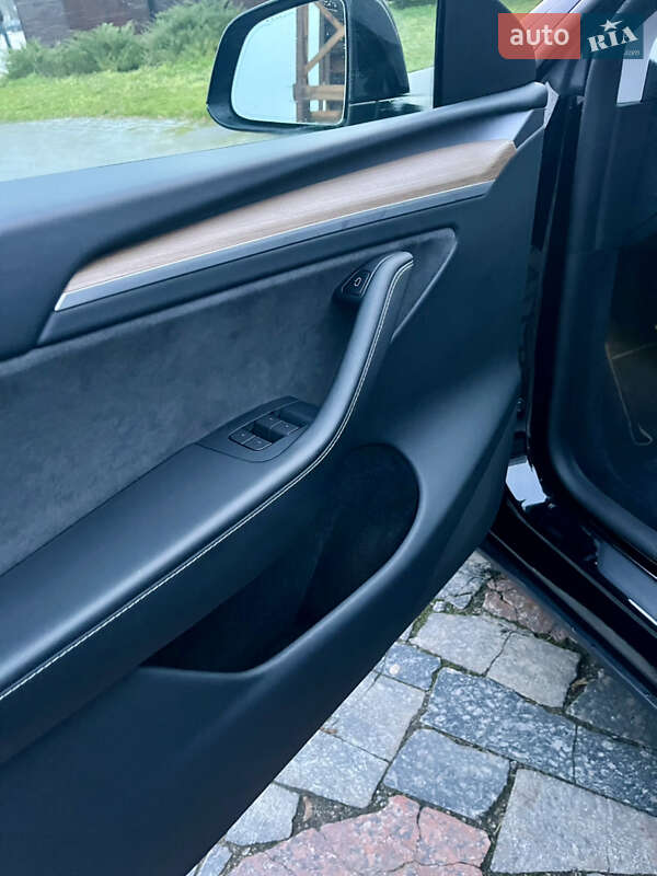 Внедорожник / Кроссовер Tesla Model Y 2023 в Кременчуге