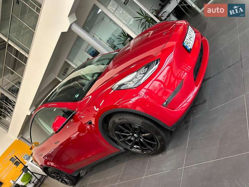 Внедорожник / Кроссовер Tesla Model Y 2020 в Тернополе