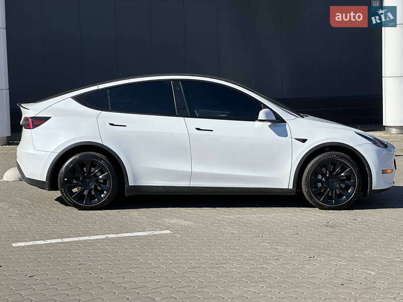 Внедорожник / Кроссовер Tesla Model Y 2023 в Киеве