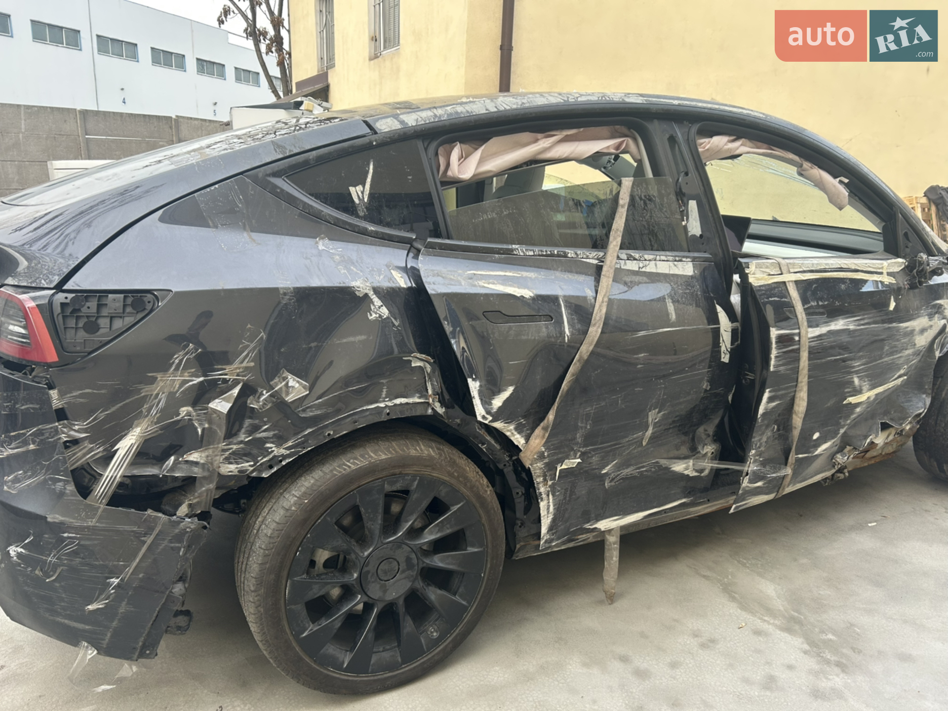 2024 Tesla Model Y - мініатюра 9