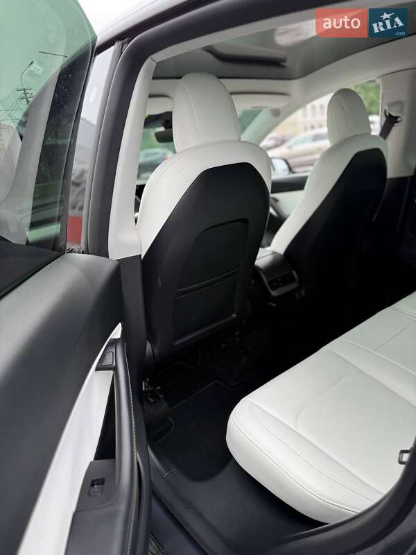 Внедорожник / Кроссовер Tesla Model Y 2022 в Тернополе