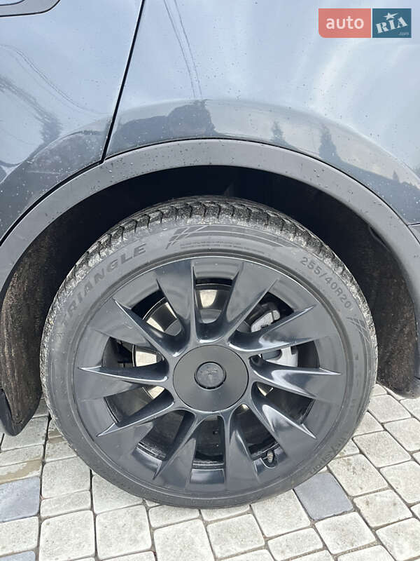 Внедорожник / Кроссовер Tesla Model Y 2024 в Львове