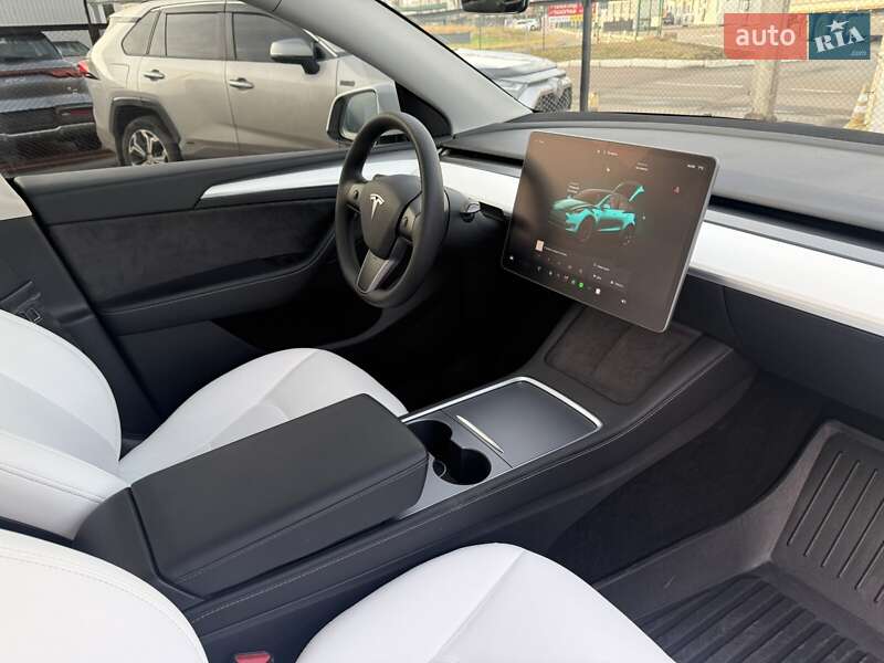 Позашляховик / Кросовер Tesla Model Y 2022 в Києві фото 37 Позашляховик / Кросовер Tesla Model Y 2022 в Києві