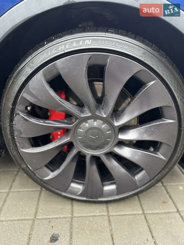 Внедорожник / Кроссовер Tesla Model Y 2021 в Львове