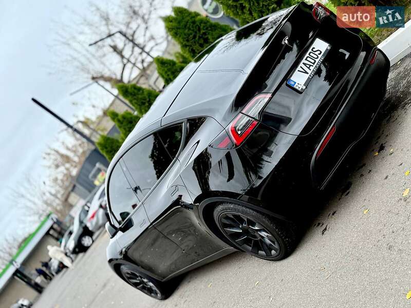 Позашляховик / Кросовер Tesla Model Y 2020 в Харкові