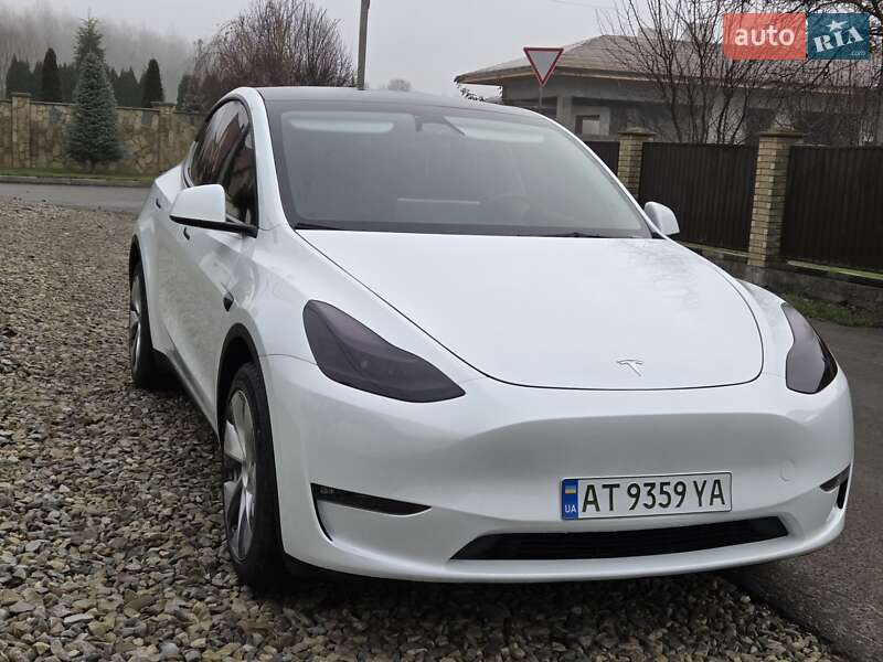 Внедорожник / Кроссовер Tesla Model Y 2023 в Ивано-Франковске