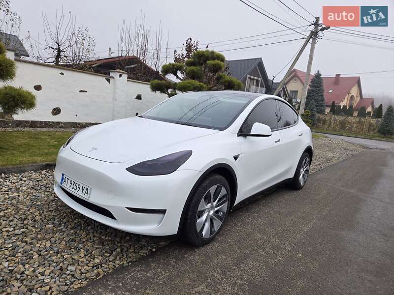 Внедорожник / Кроссовер Tesla Model Y 2023 в Ивано-Франковске
