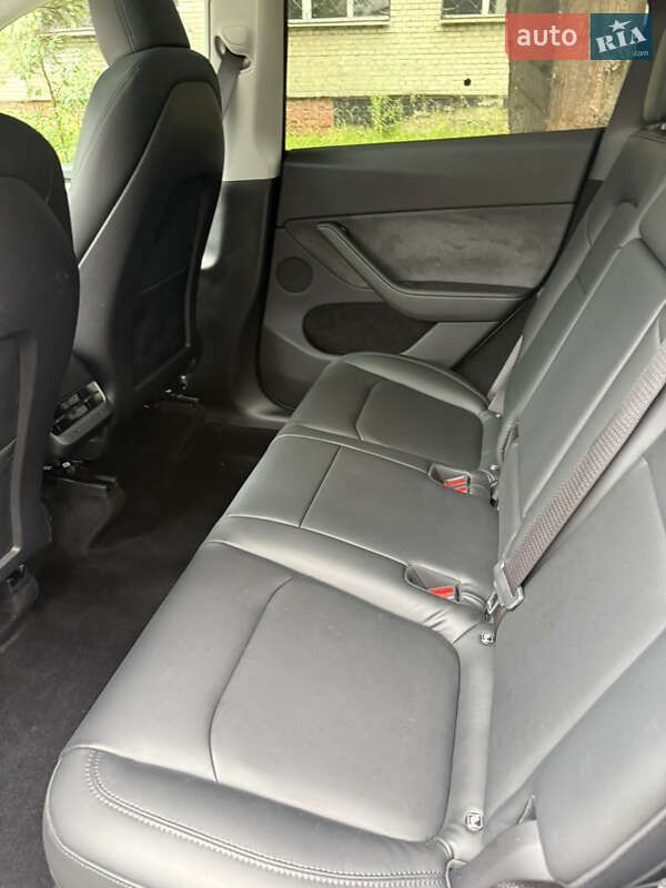 Позашляховик / Кросовер Tesla Model Y 2023 в Львові