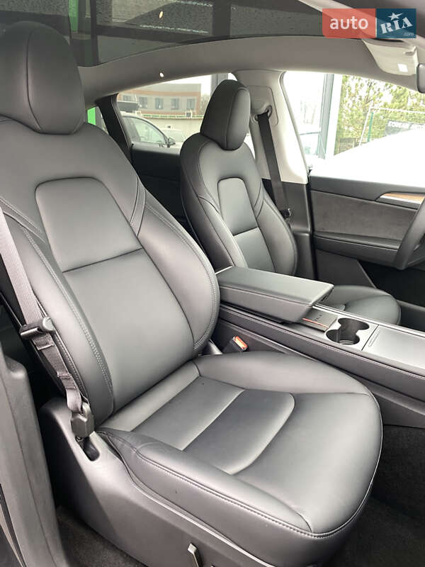 Позашляховик / Кросовер Tesla Model Y 2024 в Києві