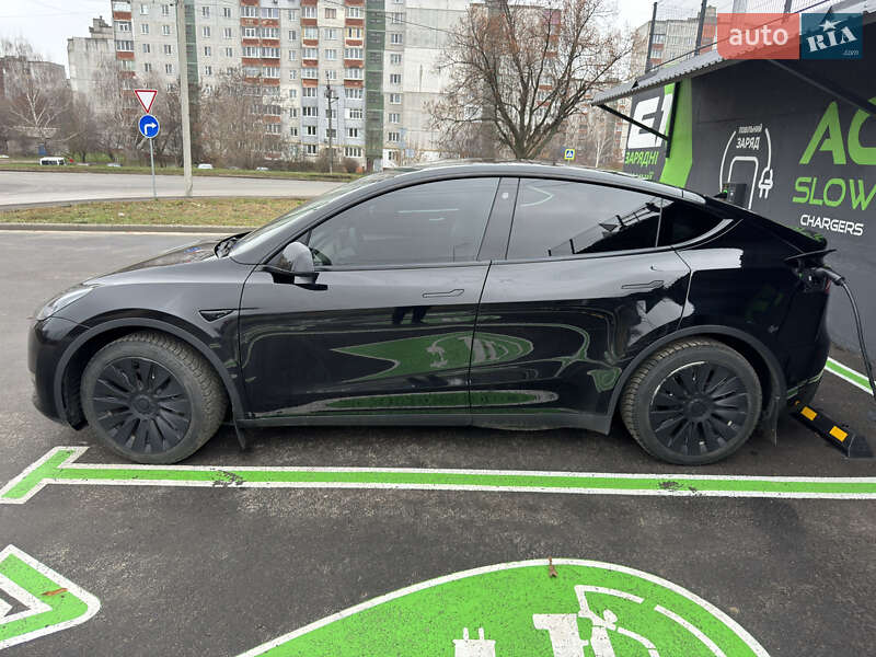 Внедорожник / Кроссовер Tesla Model Y 2023 в Киеве