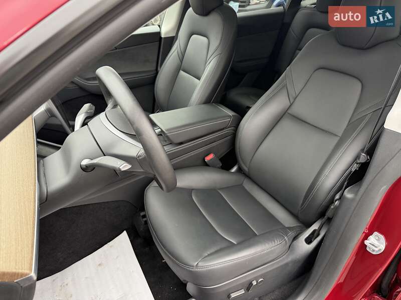 Позашляховик / Кросовер Tesla Model Y 2024 в Києві фото 23 Позашляховик / Кросовер Tesla Model Y 2024 в Києві