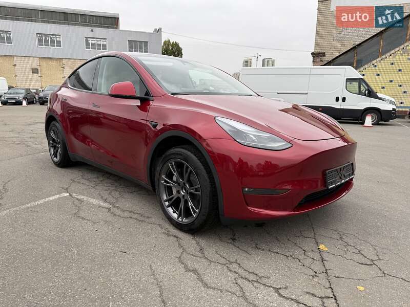 Позашляховик / Кросовер Tesla Model Y 2024 в Києві фото 6 Позашляховик / Кросовер Tesla Model Y 2024 в Києві