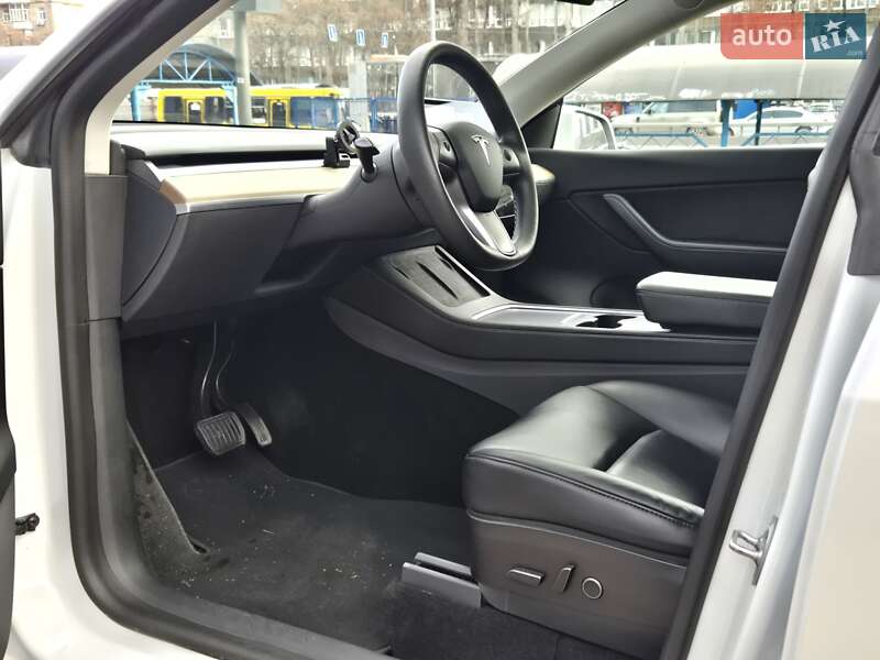 Внедорожник / Кроссовер Tesla Model Y 2022 в Киеве
