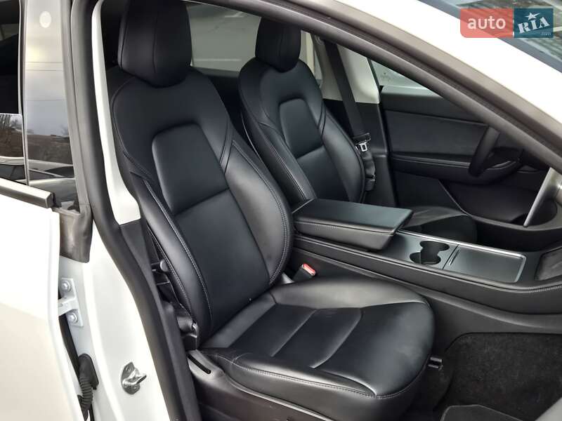 Внедорожник / Кроссовер Tesla Model Y 2022 в Киеве