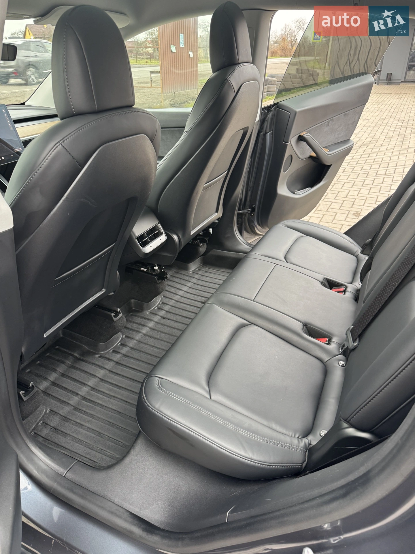 2020 Tesla Model Y - мініатюра 10
