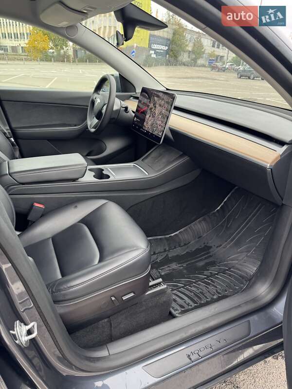 Позашляховик / Кросовер Tesla Model Y 2022 в Івано-Франківську