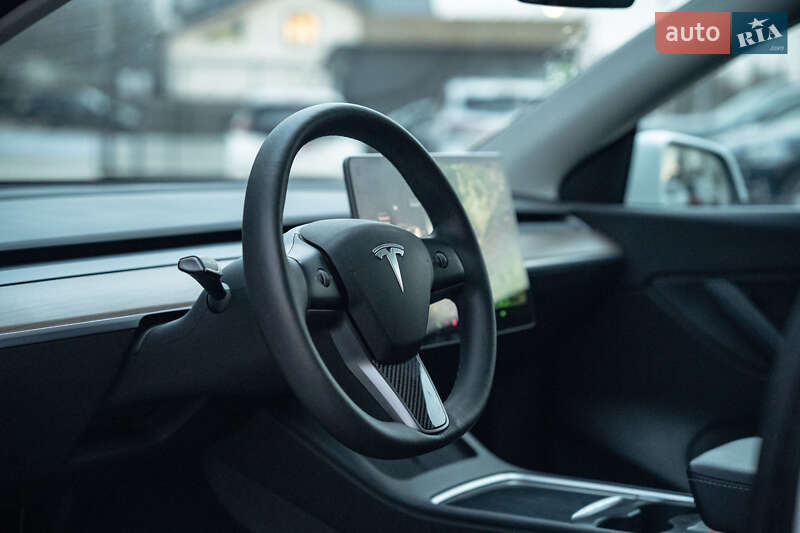 Внедорожник / Кроссовер Tesla Model Y 2021 в Черновцах
