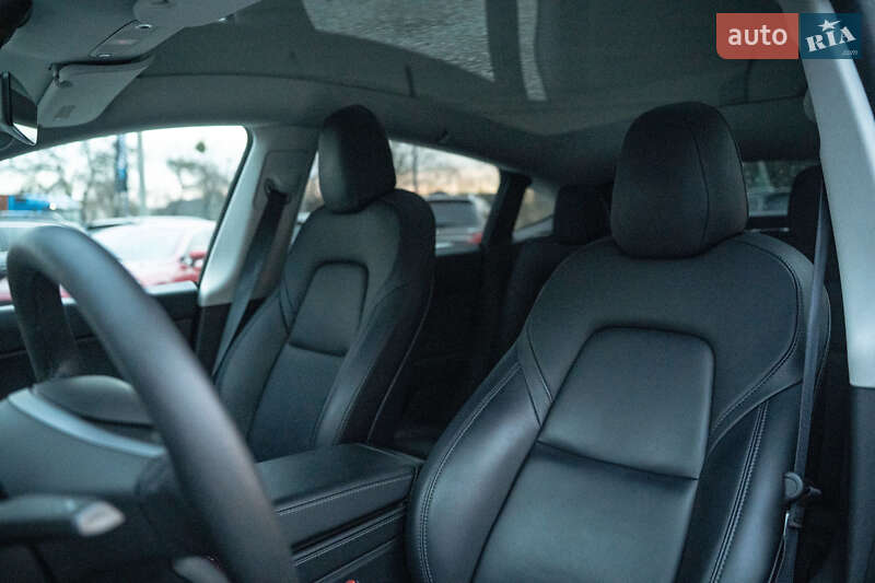 Внедорожник / Кроссовер Tesla Model Y 2021 в Черновцах