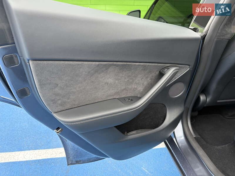 Внедорожник / Кроссовер Tesla Model Y 2023 в Киеве фото 18 Внедорожник / Кроссовер Tesla Model Y 2023 в Киеве