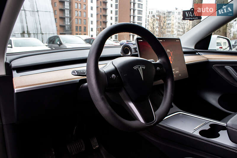 Позашляховик / Кросовер Tesla Model Y 2024 в Львові