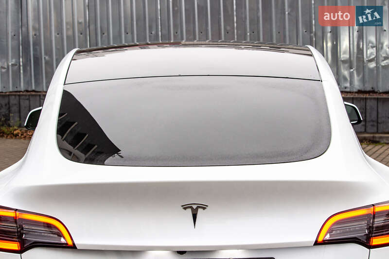 Позашляховик / Кросовер Tesla Model Y 2024 в Львові