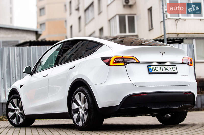 Позашляховик / Кросовер Tesla Model Y 2024 в Львові