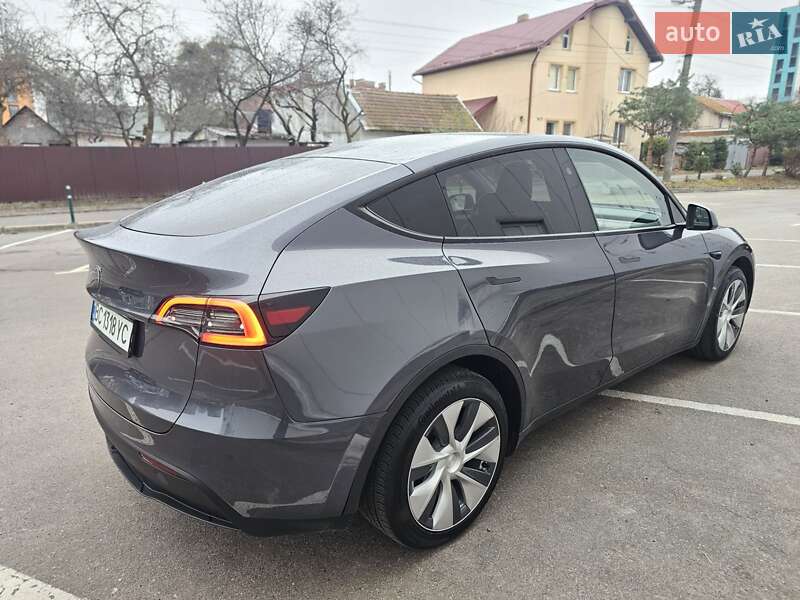 Внедорожник / Кроссовер Tesla Model Y 2023 в Львове