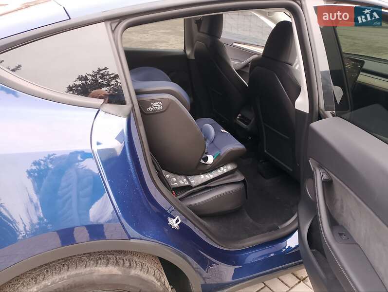 Позашляховик / Кросовер Tesla Model Y 2023 в Дніпрі