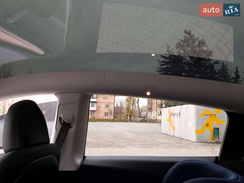 Позашляховик / Кросовер Tesla Model Y 2023 в Дніпрі