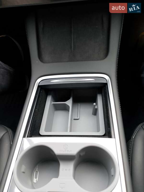 Позашляховик / Кросовер Tesla Model Y 2023 в Дніпрі