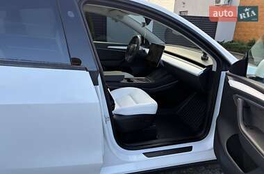 Внедорожник / Кроссовер Tesla Model Y 2023 в Ужгороде
