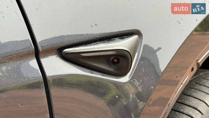 Внедорожник / Кроссовер Tesla Model Y 2024 в Луцке