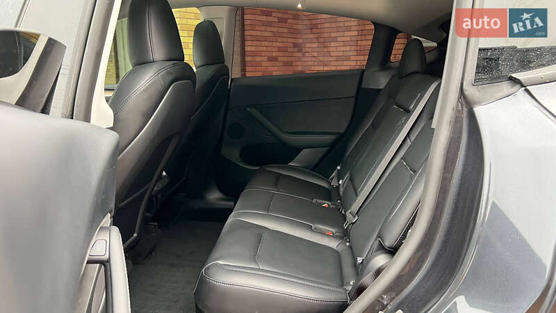 Внедорожник / Кроссовер Tesla Model Y 2024 в Луцке