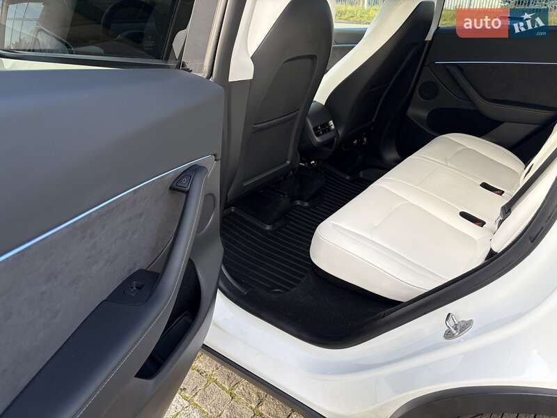 Внедорожник / Кроссовер Tesla Model Y 2023 в Ужгороде фото 18 Внедорожник / Кроссовер Tesla Model Y 2023 в Ужгороде