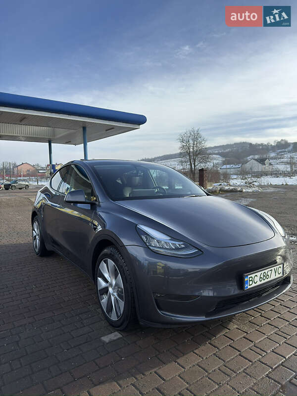 Tesla Model Y 2022