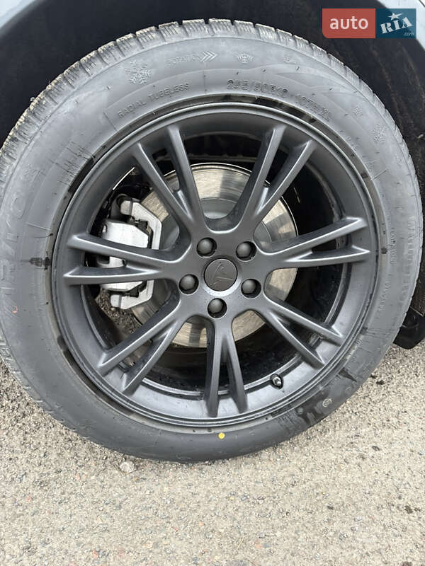 Позашляховик / Кросовер Tesla Model Y 2021 в Львові