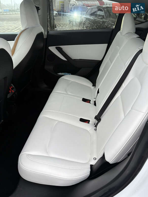 Позашляховик / Кросовер Tesla Model Y 2021 в Львові