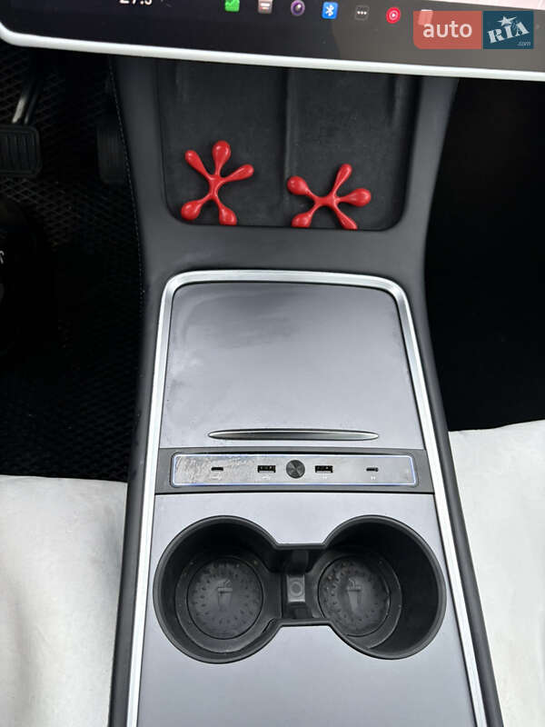 Позашляховик / Кросовер Tesla Model Y 2021 в Львові