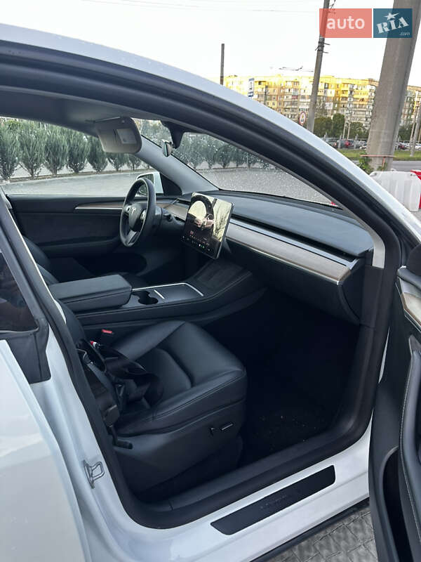 Позашляховик / Кросовер Tesla Model Y 2023 в Полтаві