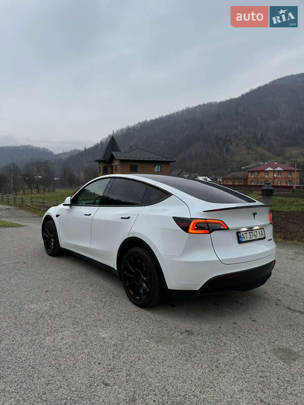Внедорожник / Кроссовер Tesla Model Y 2024 в Ивано-Франковске