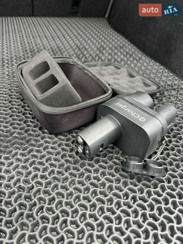 Внедорожник / Кроссовер Tesla Model Y 2024 в Ивано-Франковске