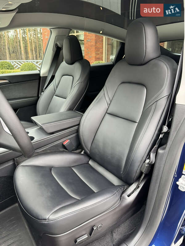 Внедорожник / Кроссовер Tesla Model Y 2023 в Киеве