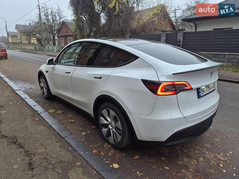 Внедорожник / Кроссовер Tesla Model Y 2023 в Ровно