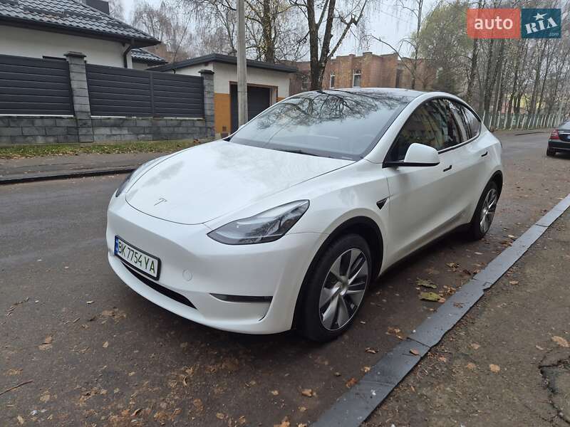 Внедорожник / Кроссовер Tesla Model Y 2023 в Ровно