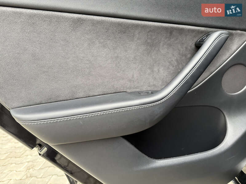 Внедорожник / Кроссовер Tesla Model Y 2021 в Виннице