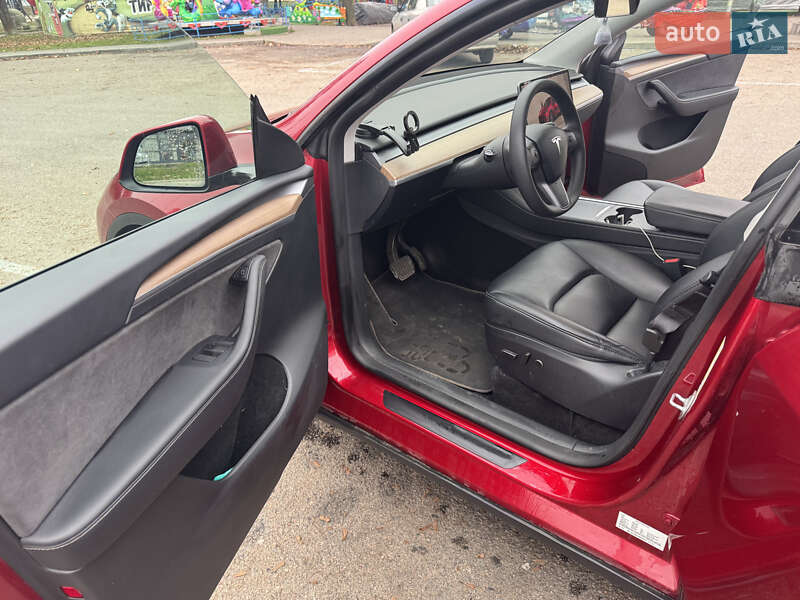 Внедорожник / Кроссовер Tesla Model Y 2024 в Днепре