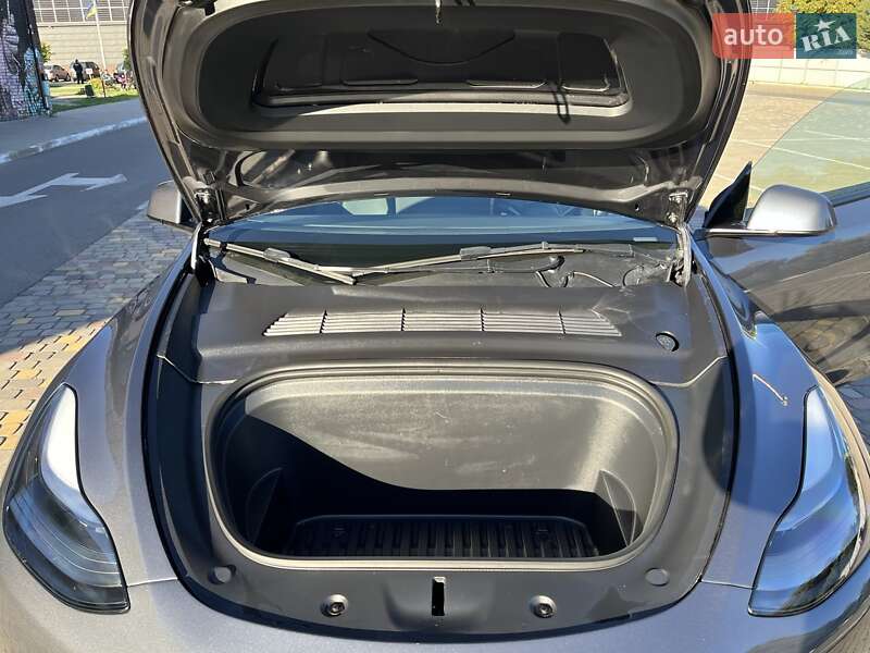 Внедорожник / Кроссовер Tesla Model Y 2023 в Луцке