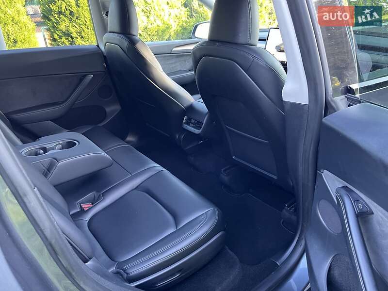 Внедорожник / Кроссовер Tesla Model Y 2023 в Луцке